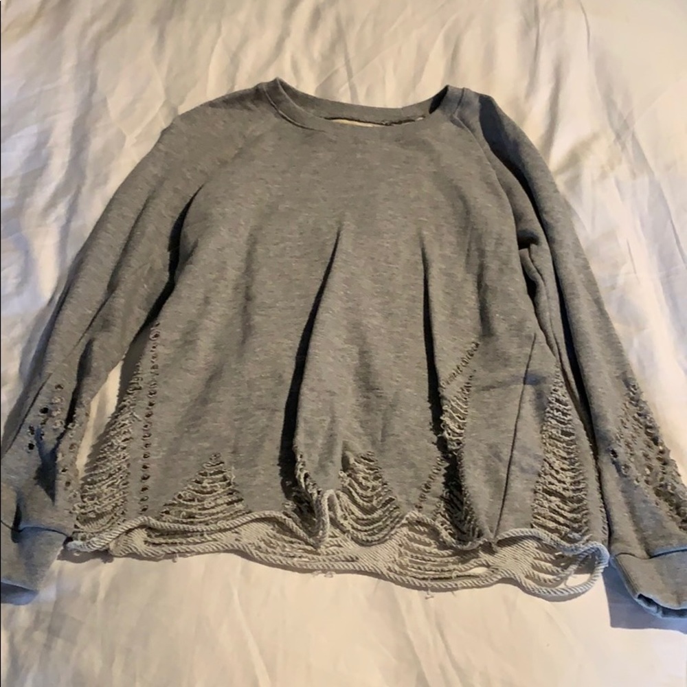 Grey long sleeve tee